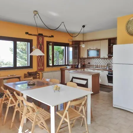 Tecla Villa