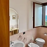 فيلة Tecla